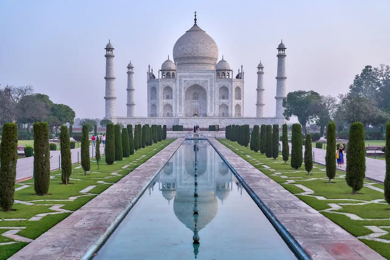 A Day at the Taj Mahal – An Eternal Love in Marble