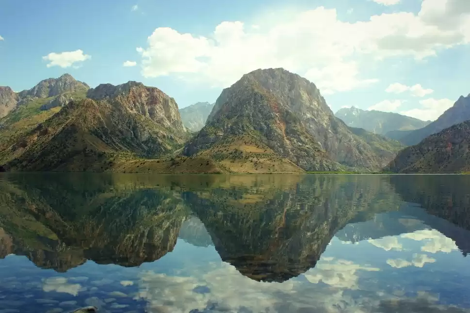 Iskanderkul lake