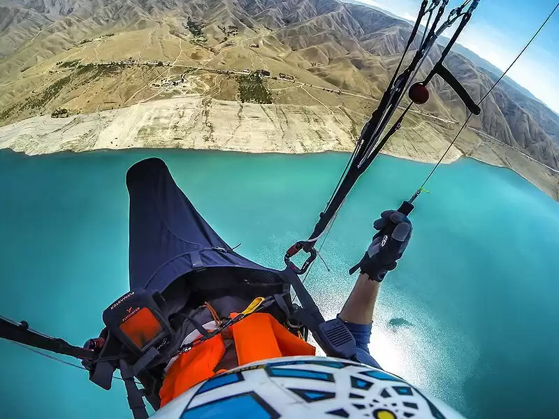 Gleitschirmfliegen Jetski Extremes Jeep Kreuz