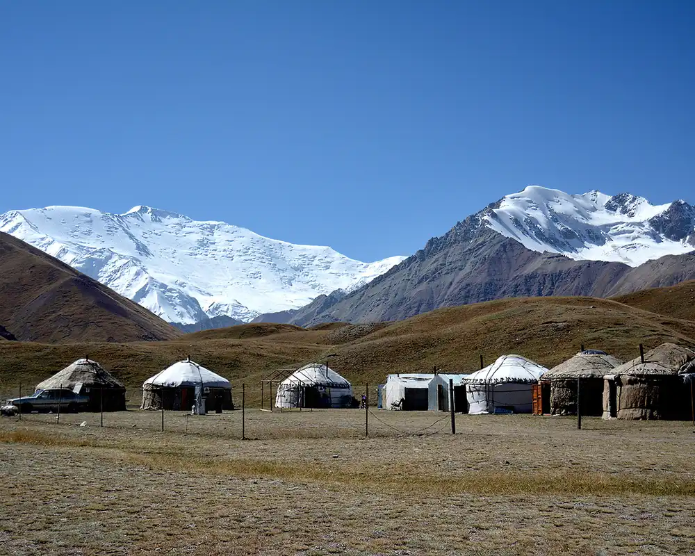 Tulpar-kul - Yhina Mountaineering Up To 5000m