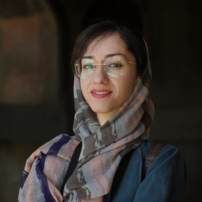 Parisa