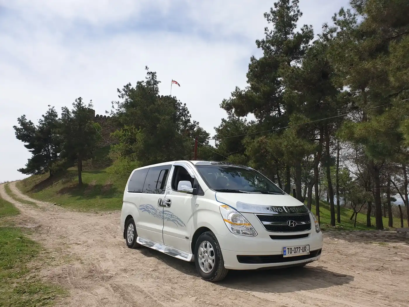 10 Sitter Hyundai For Tbilisi - Gudauri Transportation