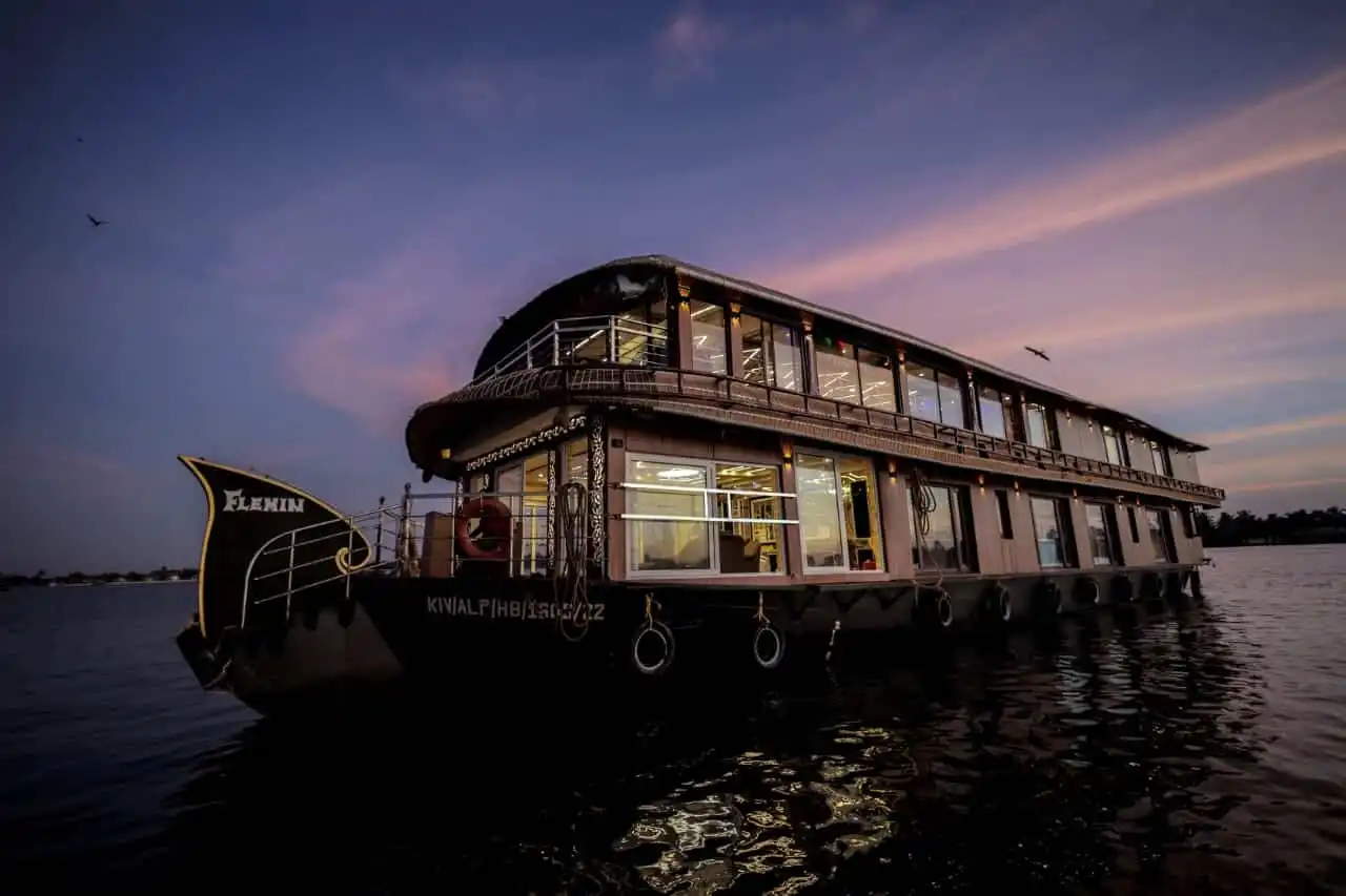 Cochin: Alleppey Backwater Private Day Tour With House