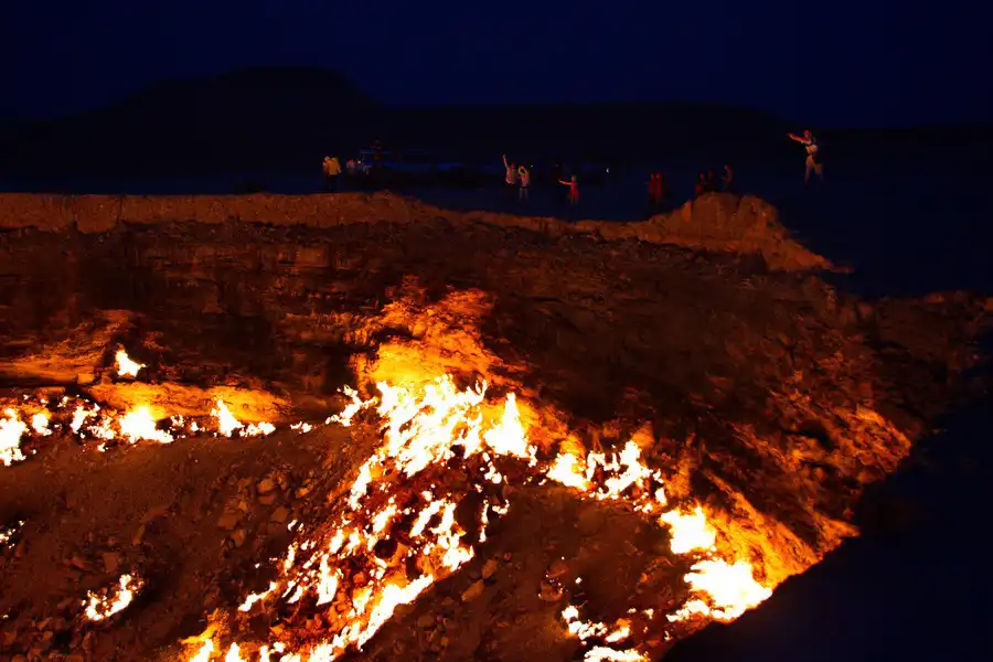 Darvaza Gas Crater 2 Days Tour