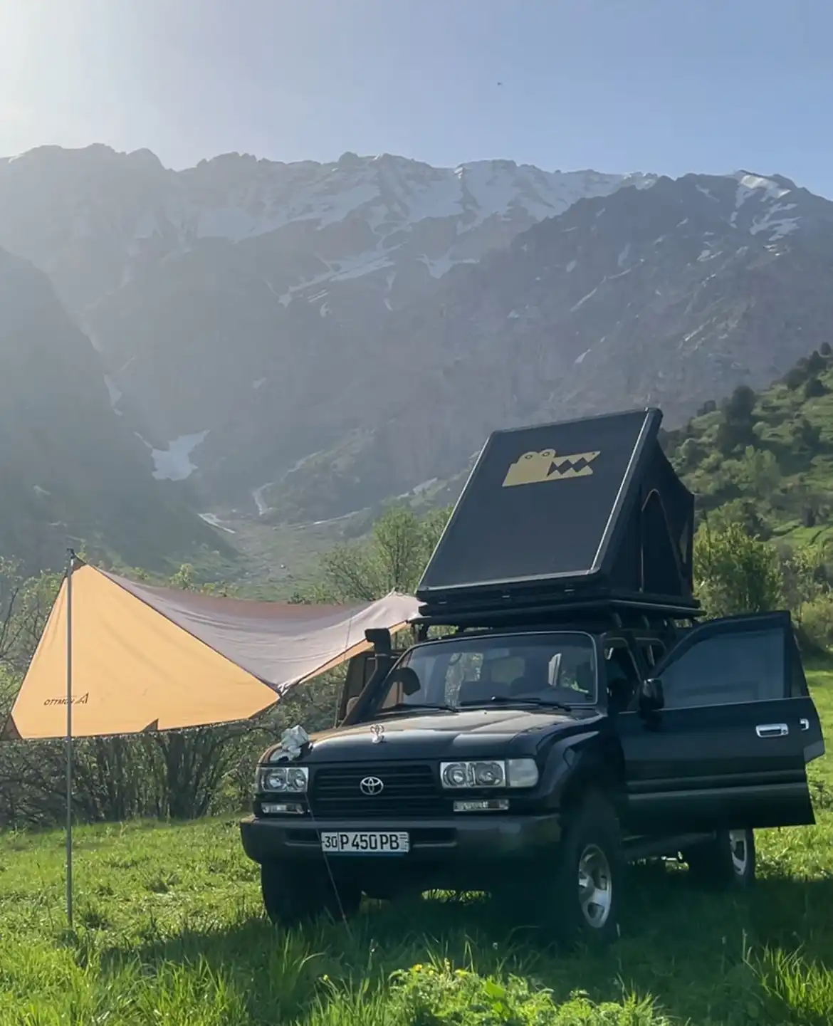 English Speaking Driver With Rooftop Offroad Car
