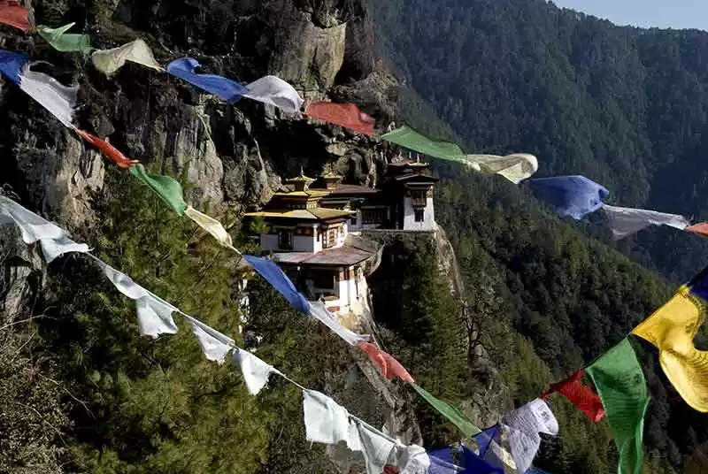 Explore The Hidden Kingdom Of Bhutan In 6 Days
