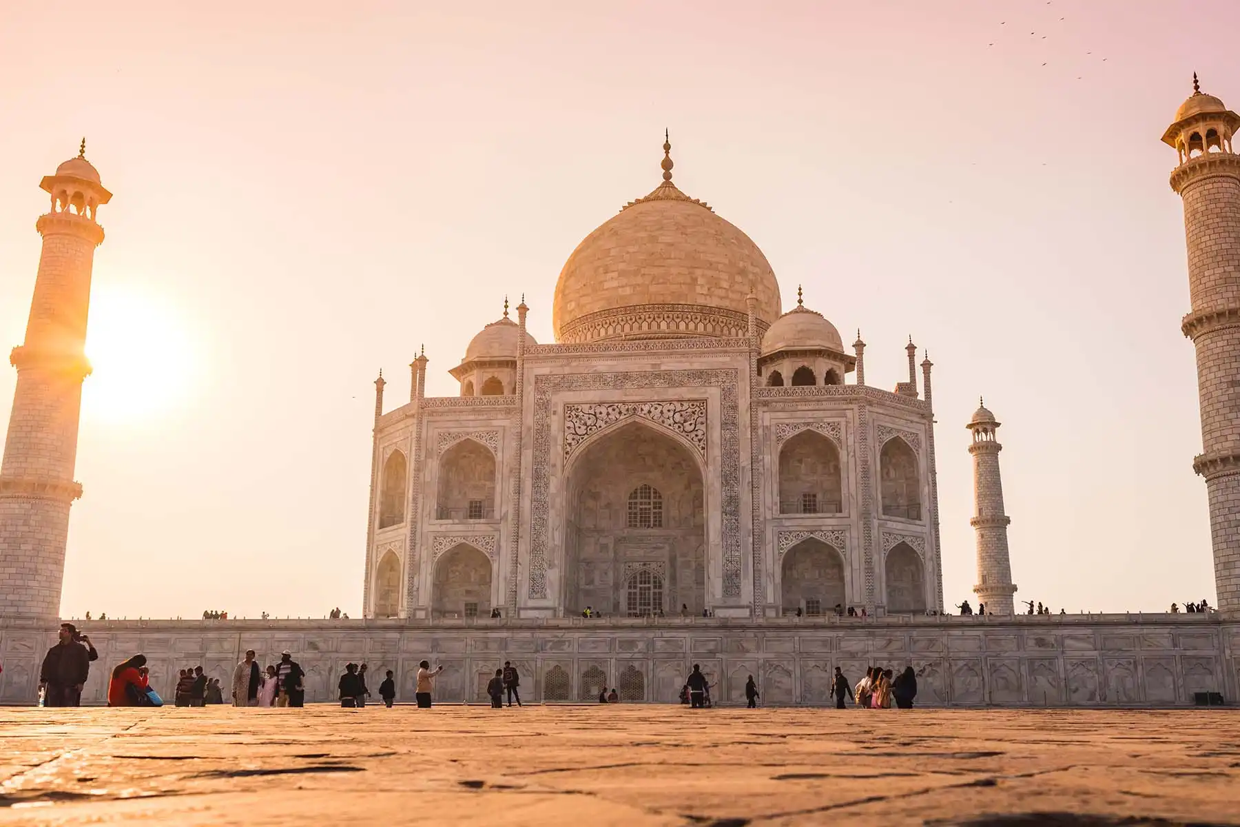 From Delhi: Taj Mahal Sunrise & Agra Day Tour