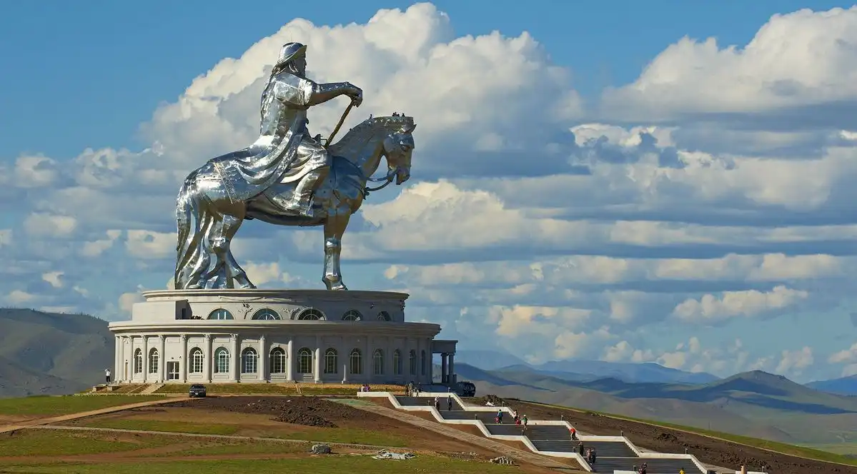 Full Day Chinggis Khaan Statue & Terelj National Park