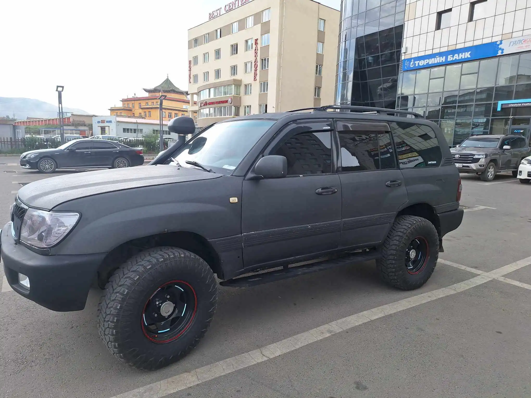 Land Cruiser 100 Series Car Rental  In Mongolia