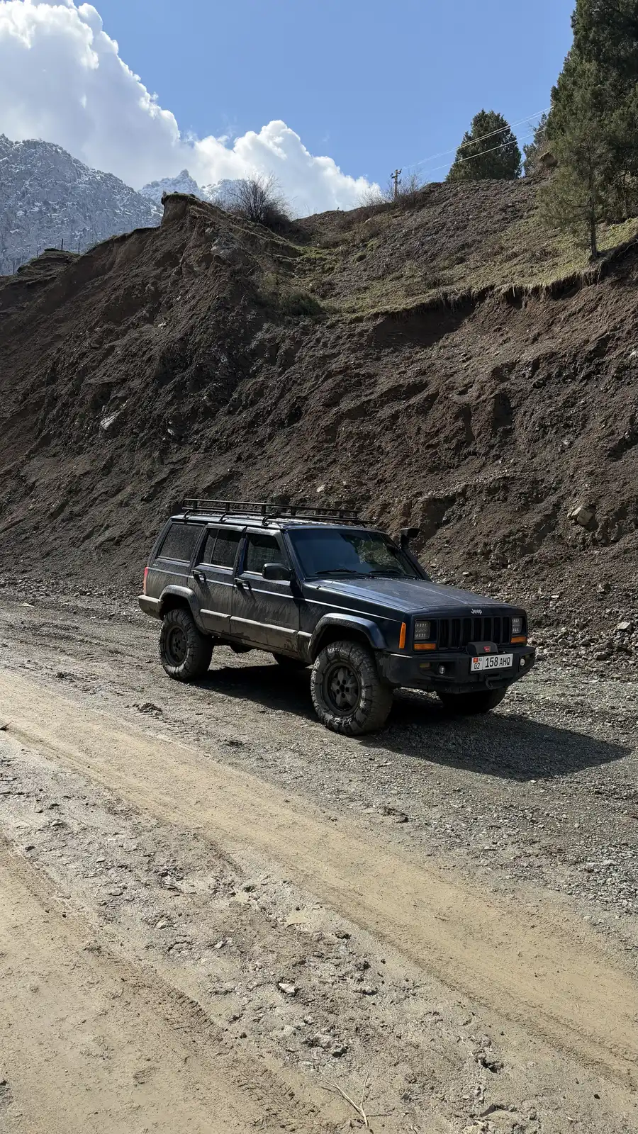 Private Driver & Legendary Jeep Cherokee Xj
