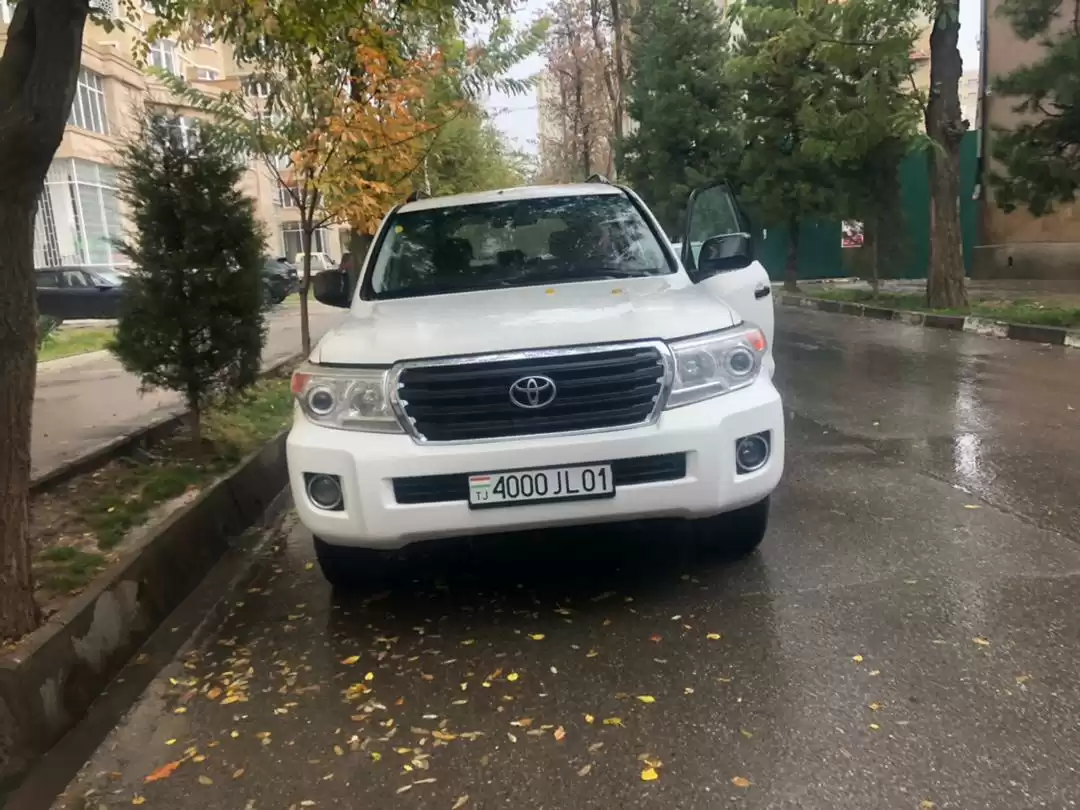 Rent A Toyota Land Cruiser 200 In Dushanbe