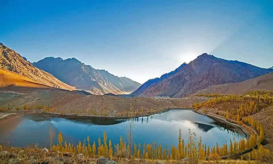 Gilgit Baltistan Autumn Tour (10–12 Days)