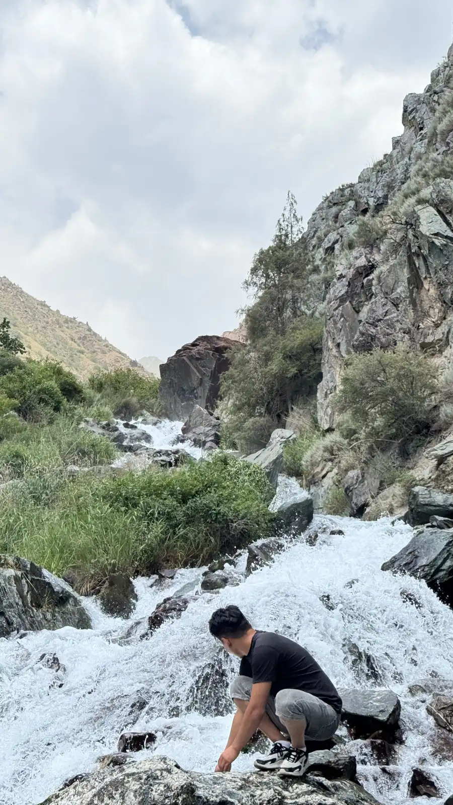 Private-suluutor-lakes-too-ashuu-4x4-adventure-bishkek